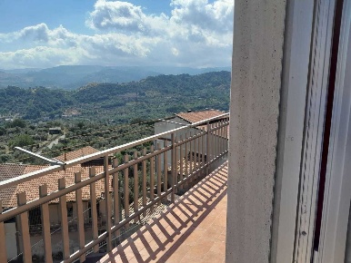 Foto Appartamento in Via Roma, Martone di 100 m² con 3 locali in vendita