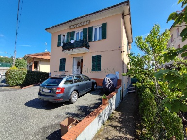 Foto Appartamento a Vezzano Ligure di 70 m² con 3 locali in vendita