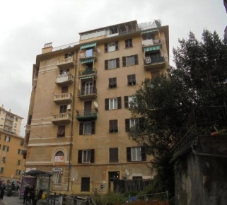 Foto Appartamento in Via Fereggiano 185, Genova Marassi di 84 m² in aste