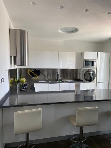 Foto Appartamento in Via Aterno, Pescara di 150 m² con 4 locali in affitto