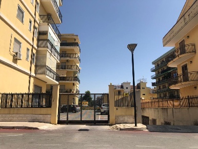 Foto Appartamento in VIA FRANCESCO CRSIPI, Floridia di 150 m² con 4 locali