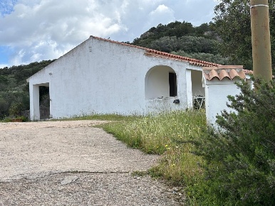 Foto Villa a schiera a Arzachena Lido di Camaiore di 150 m² con 4 locali