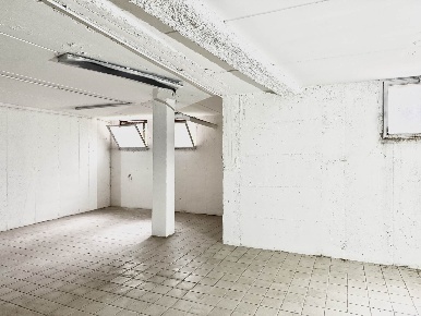 Foto Magazzino in Via, Laives di 154 m² con 1 locali in vendita