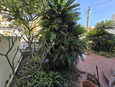 Foto Appartamento a Aci Castello di 120 m² con 5 locali in vendita