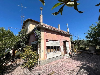 Foto Villa unifamiliare a Caltanissetta di 180 m² con 5 locali in vendita