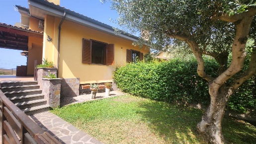 Foto Villa a schiera in VIA AMBRIOGIO BALDO SOLDANI, Roma Castel di Leva