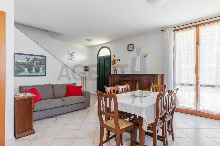 Foto Villa a schiera a Lugo di 180 m² con 7 locali in vendita