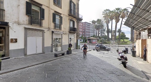 Foto Attività commerciale a Napoli Chiaia di 25 m² in affitto