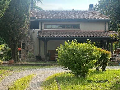 Foto Villa unifamiliare a Limena Centro di 326 m² con 8 locali in vendita