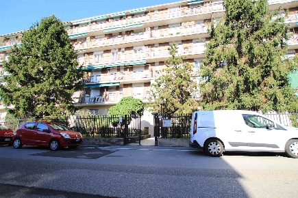 Foto Ufficio in via 5 maggio 19, Milano Quarto Oggiaro di 50 m² in vendita
