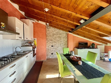 Foto Mansarde in Via Cavour, Toscolano-Maderno Toscolano Maderno di 48 m²