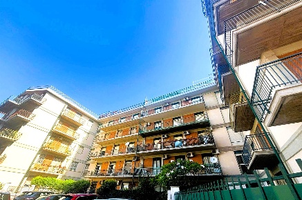 Foto Appartamento in Via Francesco Guglielmino  18, Catania di 148 m²