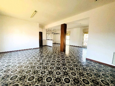 Foto Appartamento in Via Francesco Guglielmino  18, Catania di 148 m²