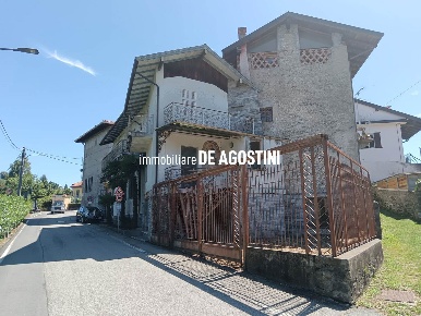 Foto Casa indipendente in Via Bernardo Baglioni, Arona Montrigiasco