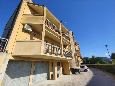 Foto Appartamento a Terni di 116 m² con 6 locali in vendita