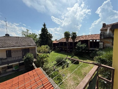 Foto Appartamento in Via Moreschi, Cermenate di 76 m² con 3 locali