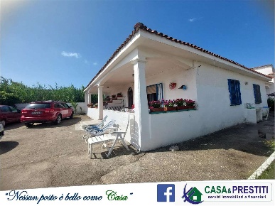 Foto Villa unifamiliare a Castel Volturno di 100 m² con 4 locali in vendita