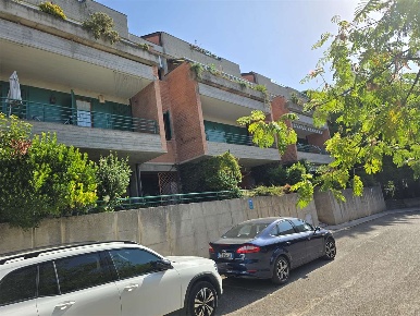 Foto Appartamento in Via delle Grotte 3, Perugia di 120 m² con 4 locali