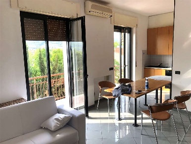 Foto Appartamento in via dei monti, Verona Montorio di 115 m² con 4 locali