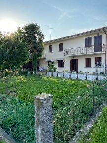 Foto Casa indipendente a Oderzo di 250 m² con 8 locali in vendita