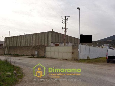 Foto Negozio in Zona Industriale di Muros s.n.c, Muros di 1414 m²