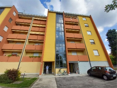Foto Appartamento in VIA MAMELI 71, Mirandola Centro di 96 m² con 6 locali