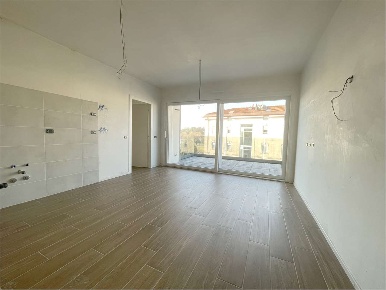 Foto Appartamento in via Parini, Lomazzo Centro di 76 m² con 3 locali
