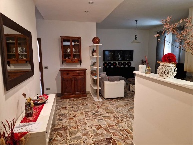 Foto Appartamento a Subbiano di 117 m² con 5 locali in vendita