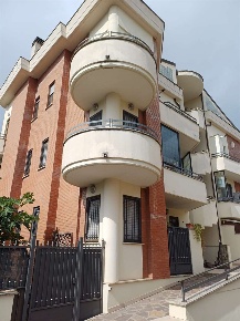 Foto Attico a Latina di 110 m² con 5 locali in vendita