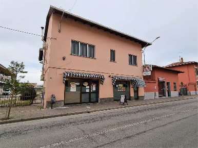 Foto Attività commerciale a Granozzo con Monticello di 150 m² con 3 locali