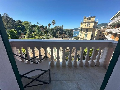 Foto Appartamento in Via Zunino, Rapallo Parco Casale - Castello dei Sogni