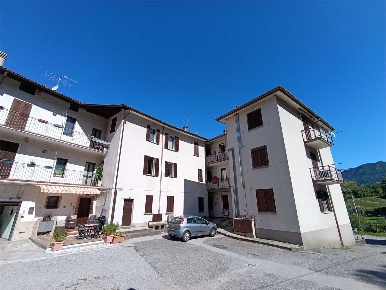 Foto Appartamento a Oggiono di 110 m² con 4 locali in vendita