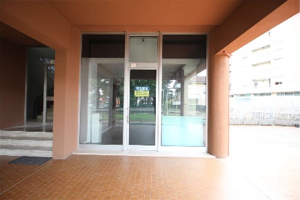 Foto Negozio in Corso XXI Gennaio 125, Vallefoglia Montecchio di 55 m²