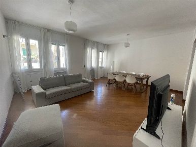 Foto Appartamento a Pisa Sant'Antonio di 110 m² con 4 locali in affitto
