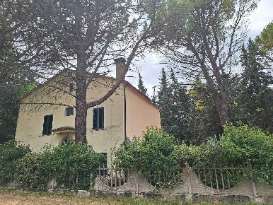 Foto Casa indipendente a San Severino Marche di 145 m² con 6 locali