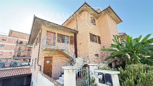 Foto Appartamento a Castiglione del Lago Isola Polvese, Lago di 100 m²