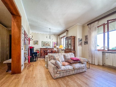 Foto Appartamento a Siena San Prospero di 135 m² con 5 locali in vendita