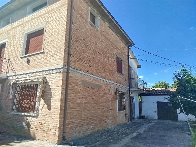 Foto Case semi ndipendenti a San Felice sul Panaro Centro di 135 m²