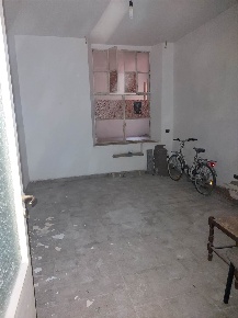 Foto Magazzino a Salerno Torrione Alto - Sala Abbagnano di 30 m² in affitto
