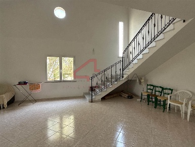 Foto Villa unifamiliare a Sant'Anna Arresi di 280 m² con 10 locali