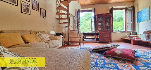 Foto Appartamento a Calci Centro di 96 m² con 5 locali in vendita