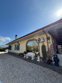 Foto Casa indipendente a Latina Pantanaccio di 110 m² con 7 locali