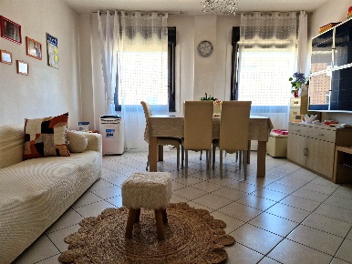 Foto Appartamento a Cecina Cecina Centro di 90 m² con 4 locali in vendita