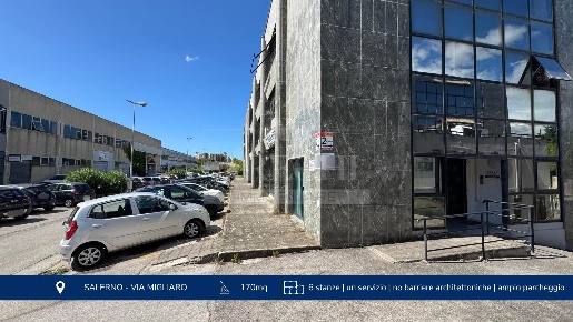 Foto Ufficio a Salerno Arbostella - Arechi di 170 m² con 6 locali