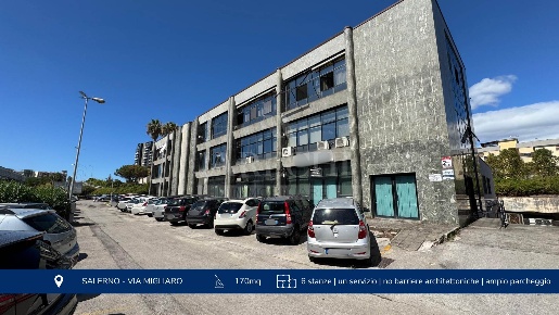 Foto Ufficio a Salerno Arbostella - Arechi di 170 m² con 6 locali