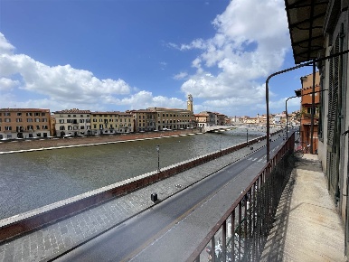 Foto Appartamento a Pisa San Francesco di 100 m² con 4 locali in vendita