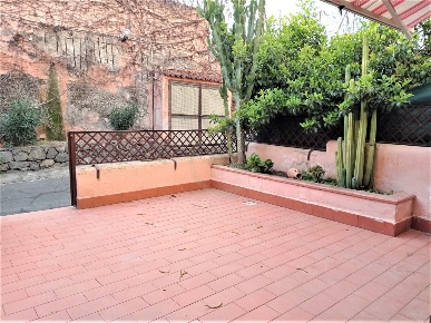 Foto Appartamento in Via Capomulini 14, Acireale di 48 m² con 2 locali
