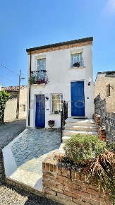 Foto Villa singola in Via Ponte del Merlo 33, Rovigo di 110 m² con 6 locali