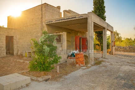 Foto Villa unifamiliare in Strada Comunale Castello Forcignano 26, Galatone