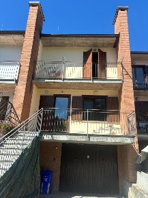Foto Villa a schiera a Fornovo di Taro di 100 m² con 6 locali in vendita